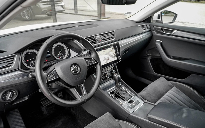 Skoda Superb cena 92900 przebieg: 178000, rok produkcji 2020 z Ogrodzieniec małe 781